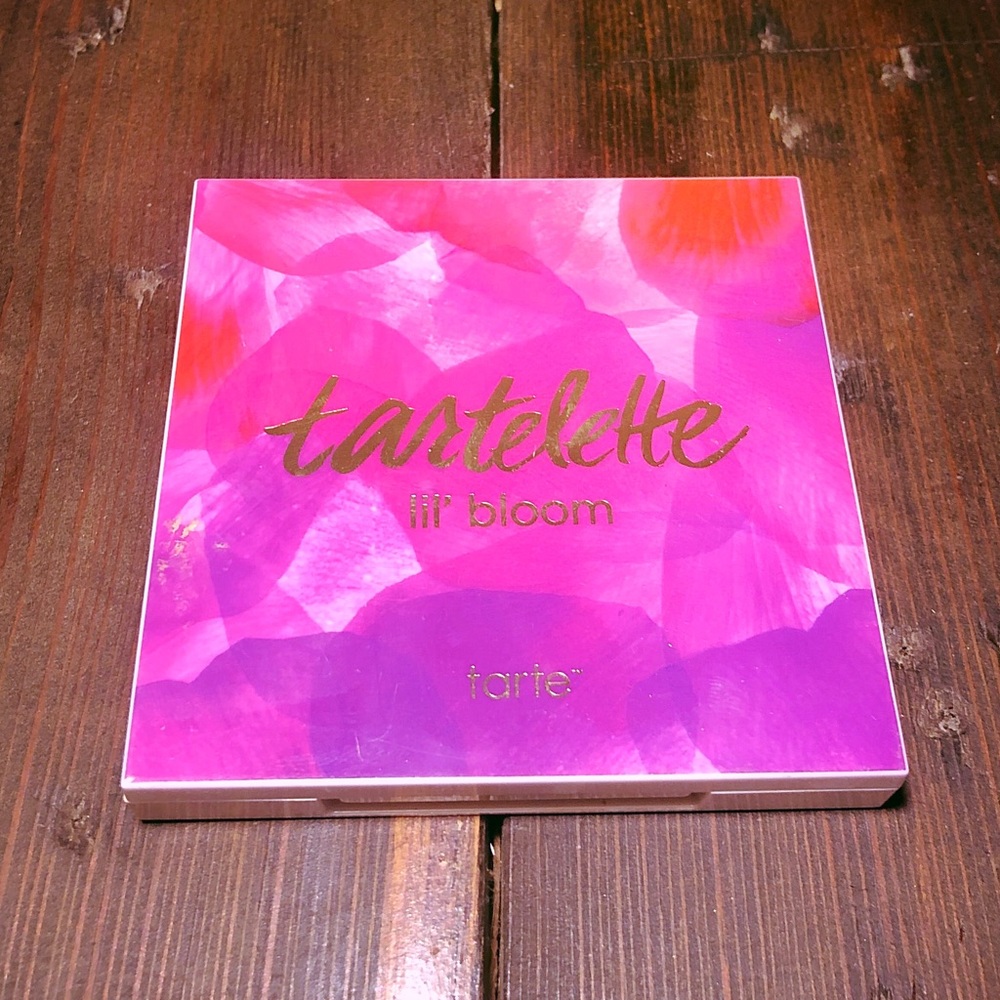 tarte tartelette lil’ bloom Clay Eyeshadow Palette
